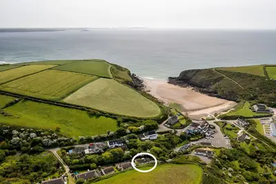 Image de Avalon, Holiday Home Nolton Haven, Sleeps 6, 3 bedrooms, bathrooms