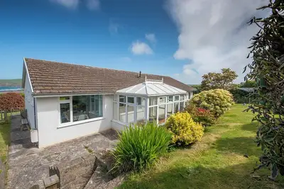 Image de Awel y Mor, Holiday Cottage Newport, Sleeps 6, 3 bedrooms, bathrooms