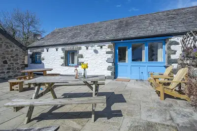 Image de Barnacle Cottage, Holiday Cottage Aberfforest Beach, Newport, Sleeps 6, 3 bedrooms, bathrooms