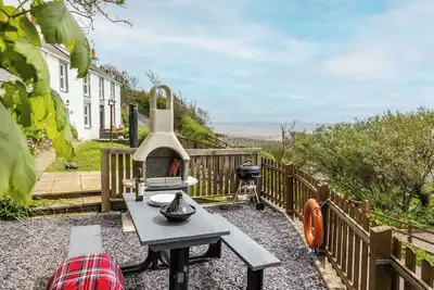 Image de Black Hall Cottage, Holiday Cottage Amroth, Sleeps 6, 3 bedrooms, bathrooms