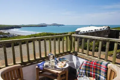 Image de Craig yr Haul, Holiday Cottage Whitesands Bay, Sleeps 8, 5 bedrooms, bathrooms