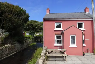 Image de Dingle Cottage, Holiday Cottage Solva, Sleeps 4, 2 bedrooms, bathrooms