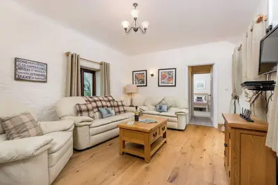 Image de Drovers Cottage, Holiday Cottage Nr St Brides, Sleeps 4, 2 bedrooms, bathrooms