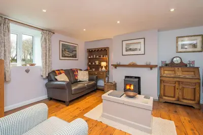 Image de Drws Gobaith-West, Holiday Cottage Nr Whitesands, Sleeps 4, 3 bedrooms, bathrooms