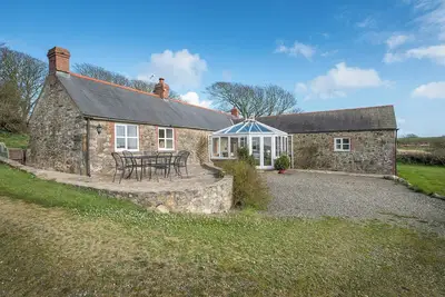 Image de Felin Fach, Holiday property Llandeloy, Sleeps 8, 4 bedrooms, bathrooms
