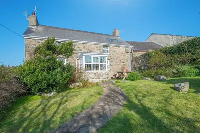 Image de Fferm Ty Uchaf, Holiday Home Pwll Deri, Strumble Head, Sleeps 6, 4 bedrooms, bathrooms