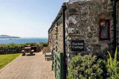 Image de Foxhole Cottage, Holiday Cottage Whitesands Bay, Sleeps 6, 3 bedrooms, bathrooms
