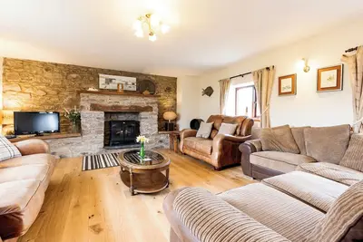Image de Gamekeepers Cottage, Holiday Cottage Nr St Brides, Sleeps 6, 3 bedrooms, bathrooms
