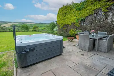 Image de Gwestyr Wennol, Holiday Home Trefin, Sleeps 6, 3 bedrooms, bathrooms