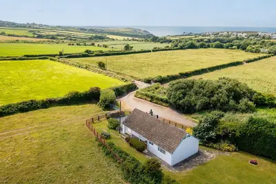 Image de Llanwg, Holiday Cottage Trefin, Sleeps 5, 3 bedrooms, bathrooms