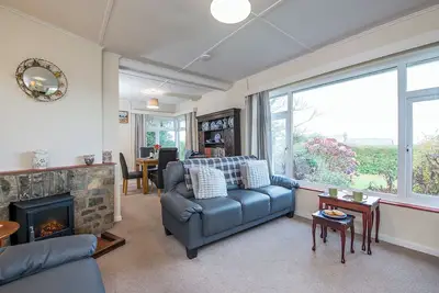 Image de New Court, Holiday Home Newport, Sleeps 6, 3 bedrooms, bathrooms