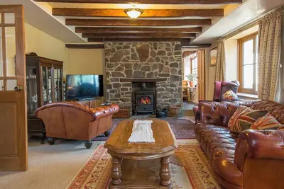 Image de Pelcomb Cross Farmhouse, Holiday Cottage Pelcomb Cross, Sleeps 10, 5 bedrooms, bathrooms
