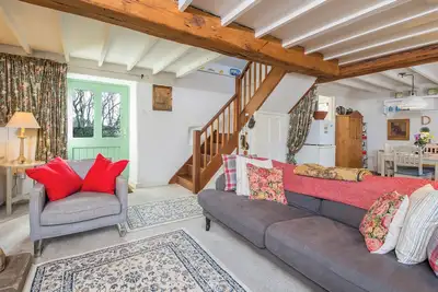 Image de Rose Cottage, Holiday Cottage Lochvane, Nr Solva, Sleeps 4, 2 bedrooms, bathrooms