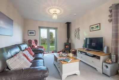 Image de Skylark Cottage, Holiday Cottage St Davids, Sleeps 6, 3 bedrooms, bathrooms