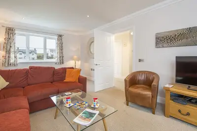 Image de Sleekstone, Holiday Home Broad Haven, Sleeps 7, 4 bedrooms, bathrooms