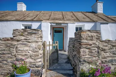 Image de Swn y Mor, Holiday Cottage Abereiddy, Sleeps 6, 3 bedrooms, bathrooms