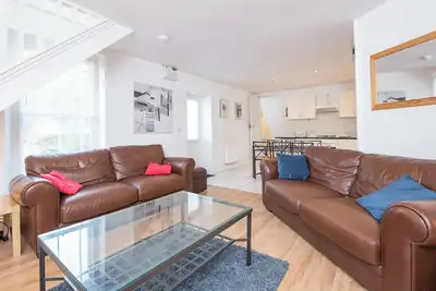 Image de The Nook, Holiday Cottage Manorbier, Sleeps 4, 2 bedrooms, bathrooms