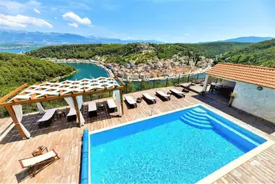Image de Dreamview & heated pool by Lucija *1