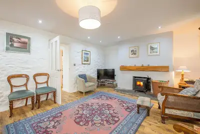 Image de The Old Post Office, Holiday Cottage Llanrhian, Sleeps 6, 4 bedrooms, bathrooms
