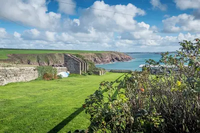 Image de Trinity Cottage, Holiday Home St Anns Head, nr Dale, Sleeps 4, 2 bedrooms, bathrooms