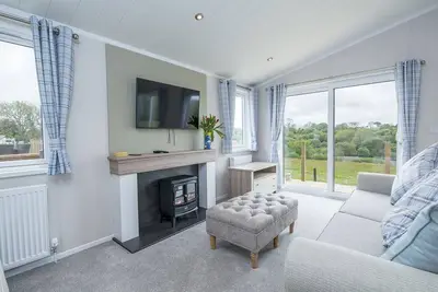 Image de Valley Lodge, Holiday Cottage Bonville’s Court Country Park, Saundersfoot, Sleeps 4, 2 bedrooms, bathrooms