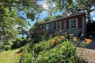 Image de Waterfront Home With Dock and Two Water Facing Decks! (2372)