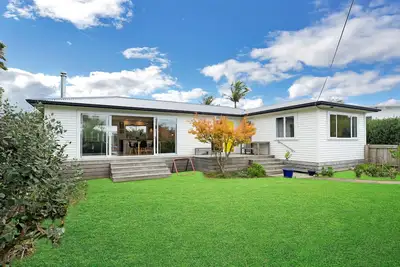 Image de Elegance in Your Coastal Sanctuary!