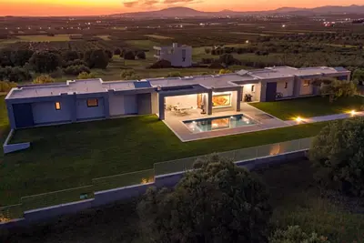 Image de Villa Olivia with Heated Pool