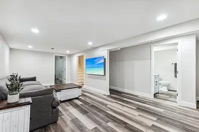 Image de 2024 Renovated Home