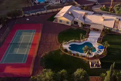 Image de 7 Bedroom 5 Bath Home in Mesa