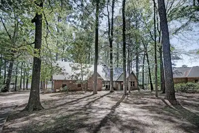 Image de Chillin on the Rez 6 Bedroom 3 Bath Waterfront Retreat on the Rez with Boat Slip
