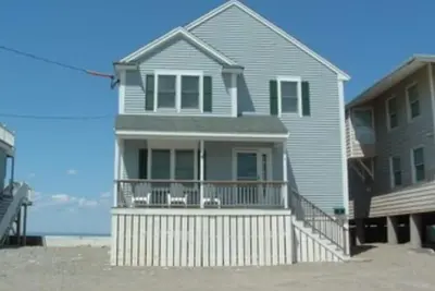 Image de Scituate Beach Front huge 4 bedroom 2 bath. Amazing views sleeps 13. New! !