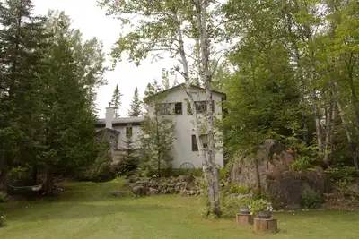 Image de Spacious Lakefront Cottage