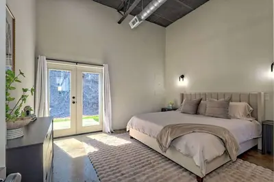 Image de Downtown Clayton Charm Unit 2