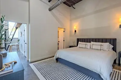 Image de Downtown Clayton Charm Unit 5
