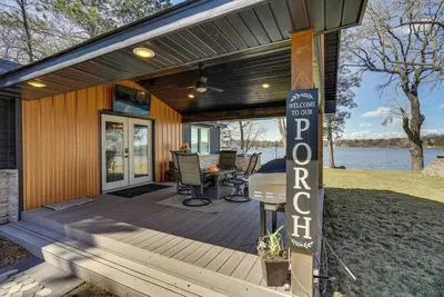Image de Fire Pit + Dock: Lakefront Cabin in Zimmerman!