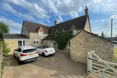 Image de 4-Bedroom Limestone Country House - Large Garden, Field view, Gazebo Fire Pit