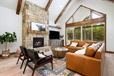 Image de 2 Masters/Hot Tub/Minutes To Lake/Tamarack/FirePit