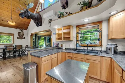 Image de Brewer Lake Wildlife Cabin-connect to nature & lake life!