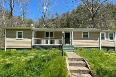 Image de Serenity Awaits on Buffalo Creek