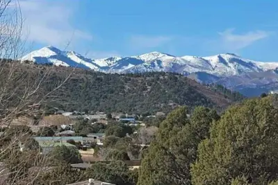 Hot Tub with a view 15 minutes from Ski Apache
