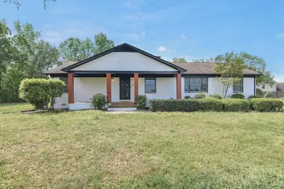 Image de Cozy 2br 2ba 5 min to lake 20 min to downtown Clt