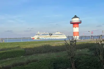 Image de Spektakulärer Elbblick Direkt Aufs Wasser aus der Wohnung Oder von den Balkonen