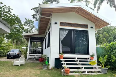 Image de 2 Bedroom Jungle Bungalow with small pool and garden