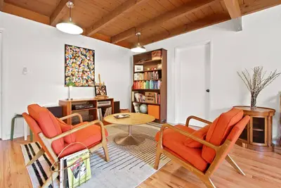 Image de Spacious Mid-Century Home Near La Good For Groups: 3 bedrooms with backyard half-court
