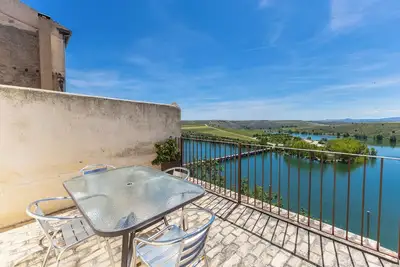 Image de Maison rurale \"La Botica de Maderuelo\" avec vue sur le réservoir et près de Hoces del Duratón