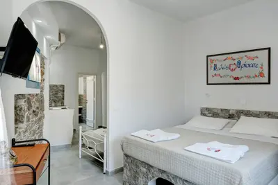 Image de Appartement \"Politimi's Studio N5\" avec vue sur la montagne, Wi-Fi et climatisation