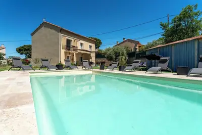 Image de Villa \"La Maison Aux Oliviers\" avec vue sur les montagnes, piscine privée et Wi-Fi