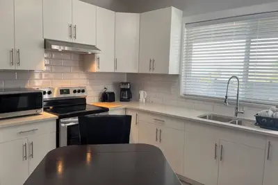 Image de Beautiful mountain and river views. Quiet and cozy suite. Close to town & Cultas