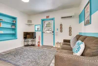 Image de 2 Mi to Ocean: Hollywood Beach Bungalow w/ Patio
